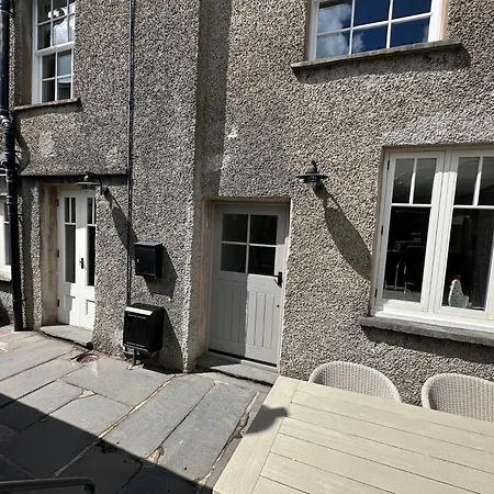La'al Kirkstone Brow * Ambleside